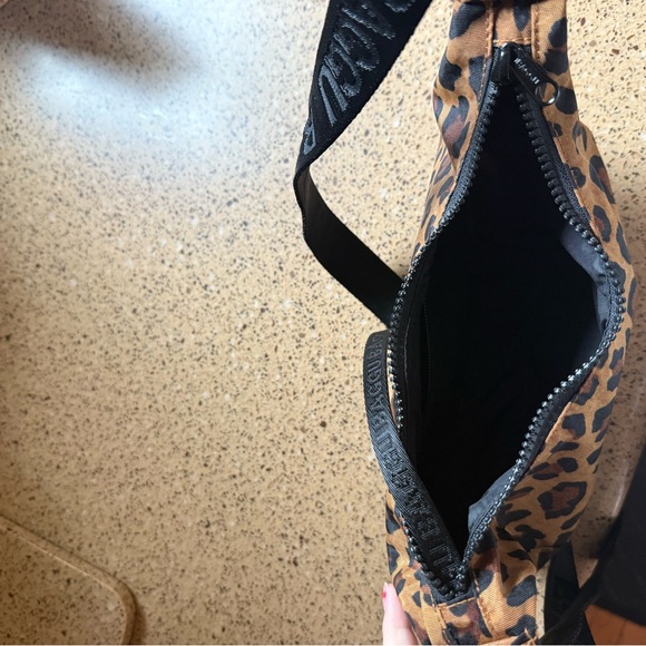 Leopard Print Women's Bag - Picture 5 of 7